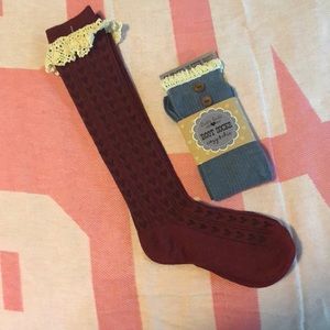 2 pairs of boot socks